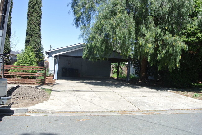 Building Photo - Adorable 2 bedroom, 1 bathroom In Pittsbur...