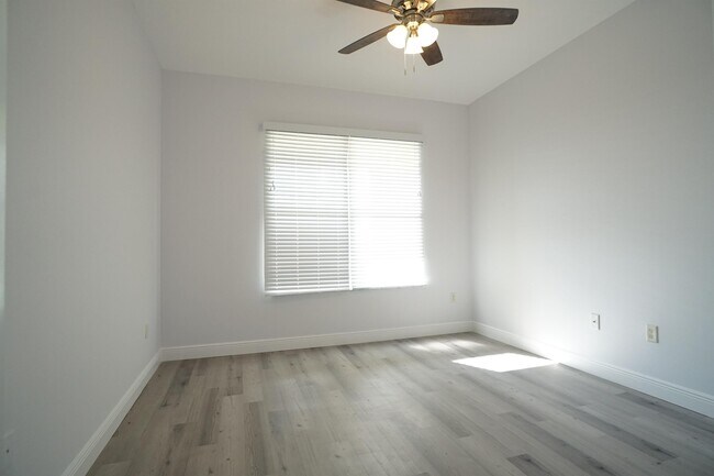 Building Photo - 1200 Town Center Dr