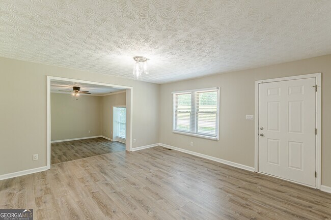 Building Photo - 786 Turkey Creek Rd