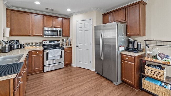 Building Photo - Beautiful 3 Bedroom Home in Port Wentworth with Fenced Backyard and Community Pool