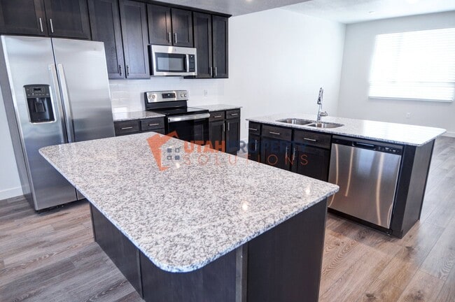 Building Photo - 1058 W 360 S