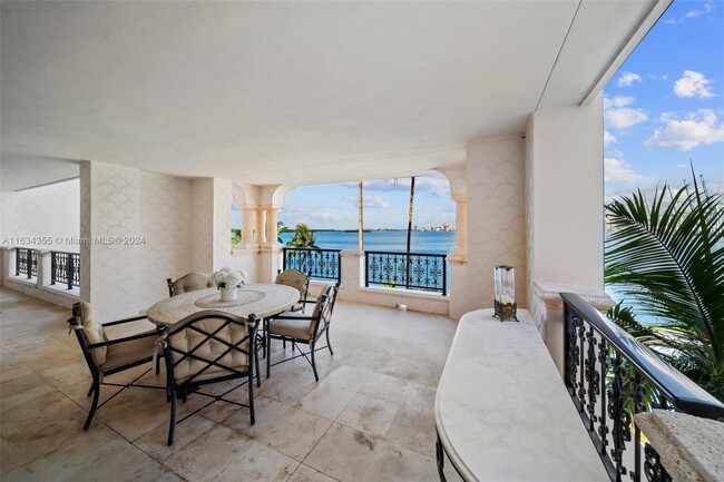 Building Photo - 5235 Fisher Island Dr