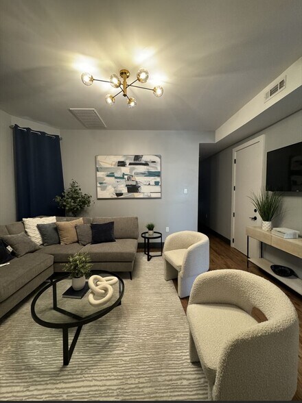 Unit 2 - 74 Baldwin Ave