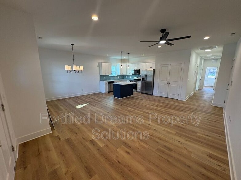 Building Photo - 3127 Chapel St