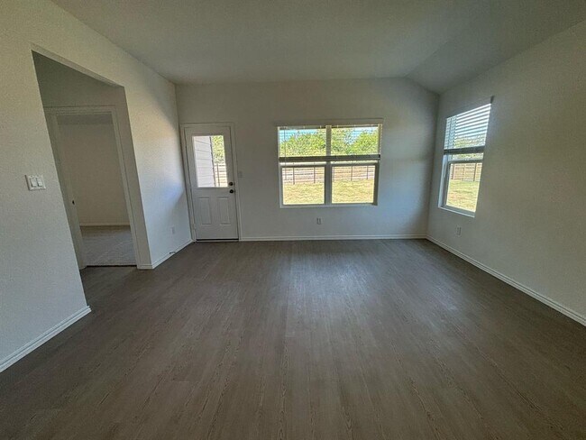 Building Photo - 275 Keefer
