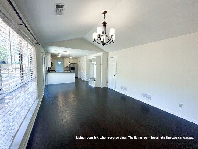 Building Photo - Beautiful fenced in Corner Lot!
