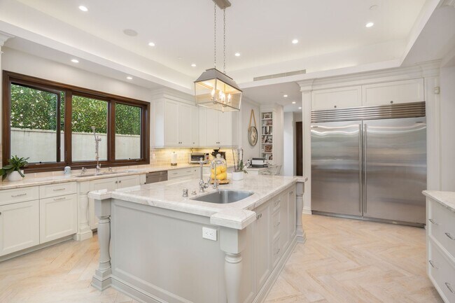 Building Photo - Beverly Hills Luxury Villa with Resort-Style Pool & Spa