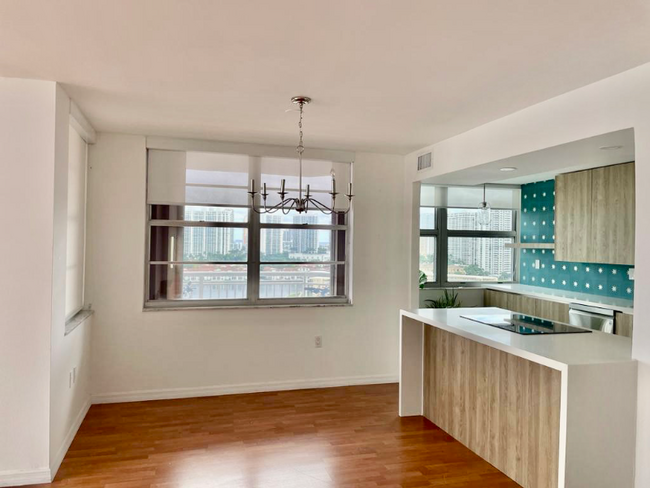 Building Photo - 18041 Biscayne Blvd