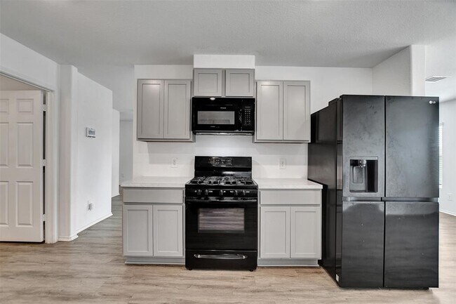 Building Photo - 1518 Carmona Ct