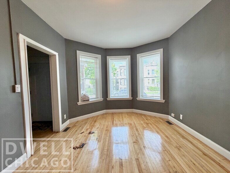 Building Photo - 731 N Christiana Ave