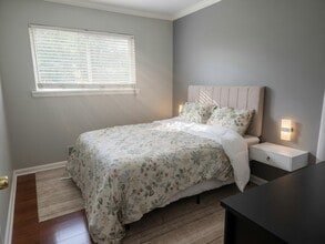 Building Photo - 3238 Amhurst Dr NW