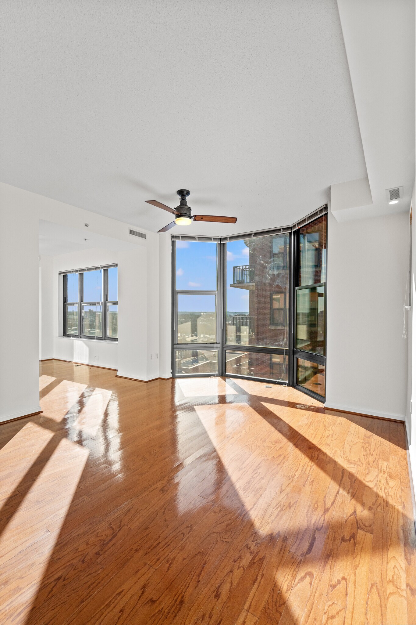 Floor to Ceiling WIndows - 1390 Kenyon St NW