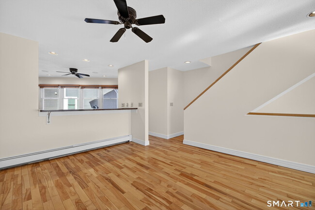 Building Photo - 49 Steamboat Wharf