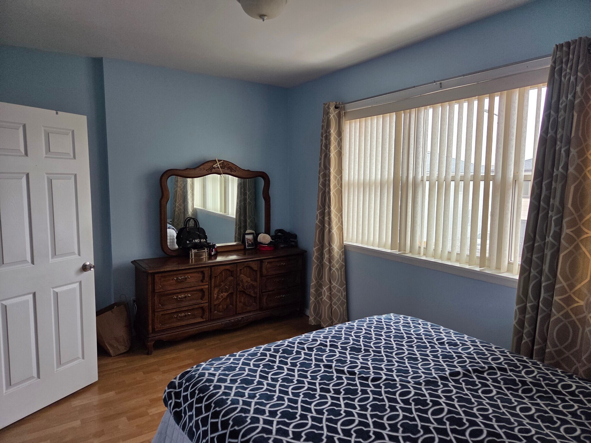 Building Photo - 4634 Beach 46th St