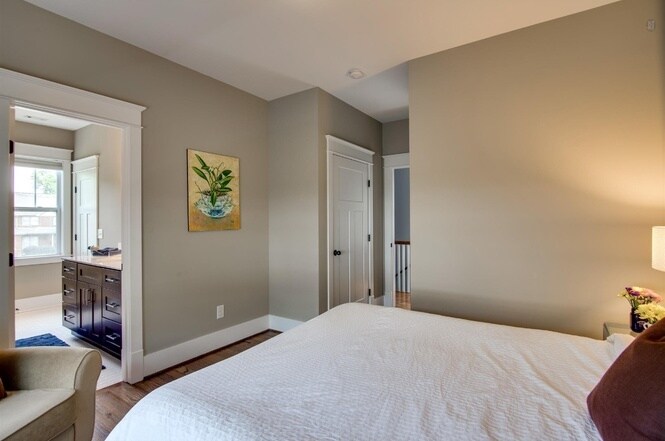 Bedroom 2 - 925 S Douglas Ave