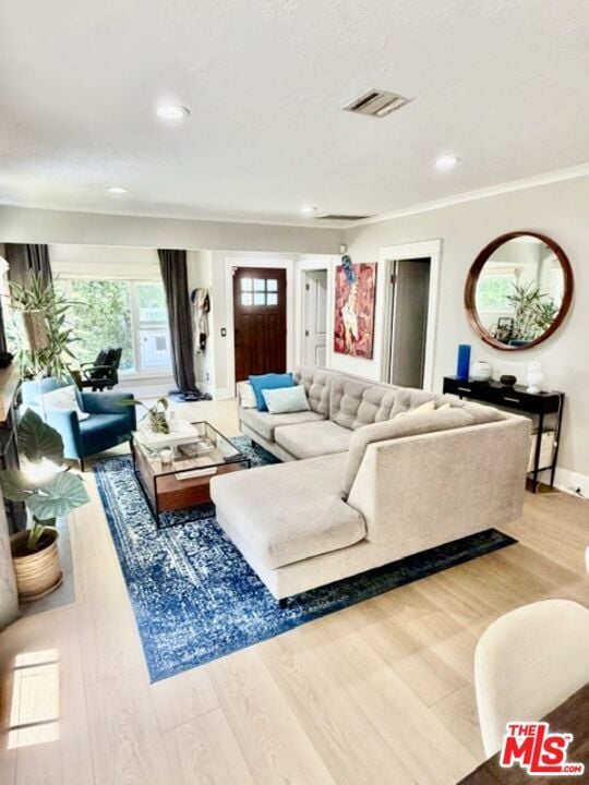 Building Photo - 1202 N Poinsettia Pl