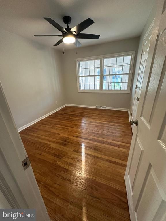 Building Photo - 44075 Louisdale Rd