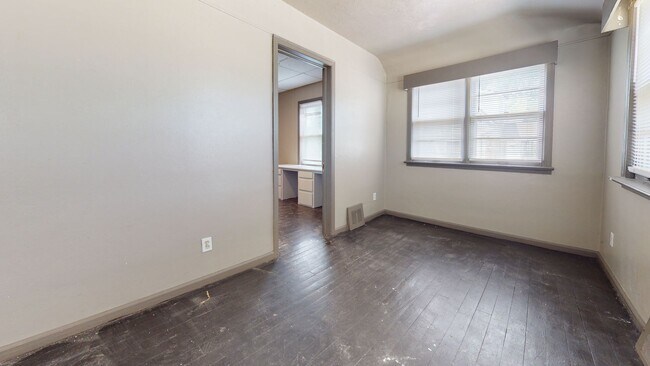Building Photo - 11442 Jackson Ave