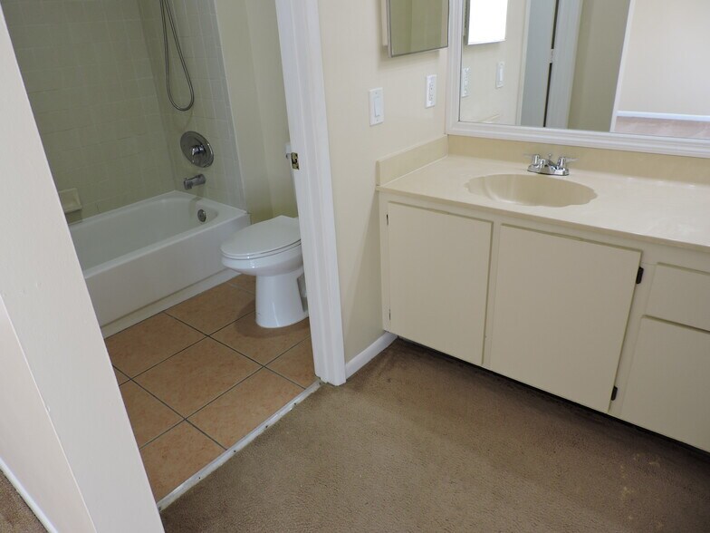 Building Photo - 6239 Riverwalk Ln