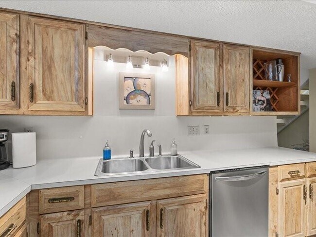 Building Photo - 1607 Coronado Hills Dr