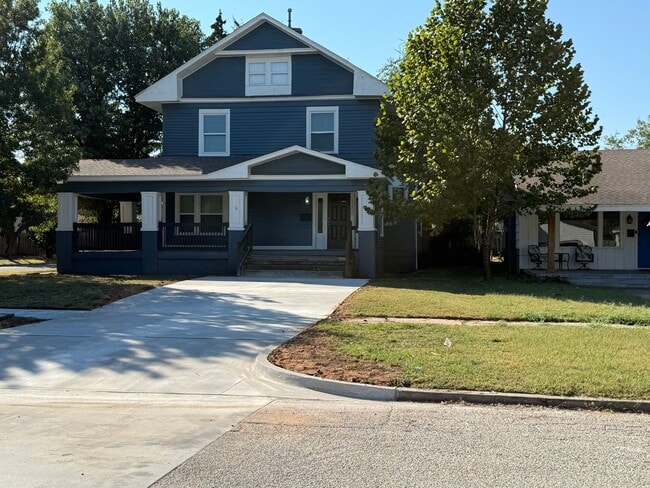 Building Photo - Remodeled Charmer in the Urban Core – Fres...