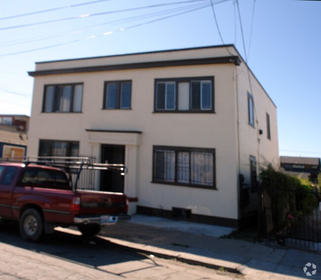 Building Photo - 111-117 6th St