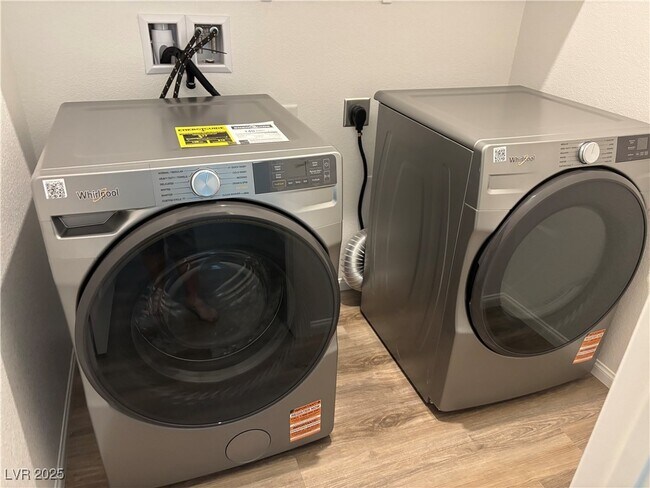 Building Photo - 4699 Woodland Ave