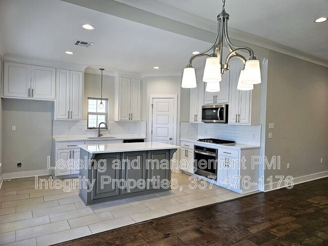 Building Photo - 30195 Sanctuary Blvd