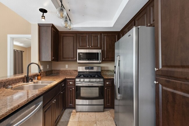Building Photo - Spacious 2 Bedroom with Loft!