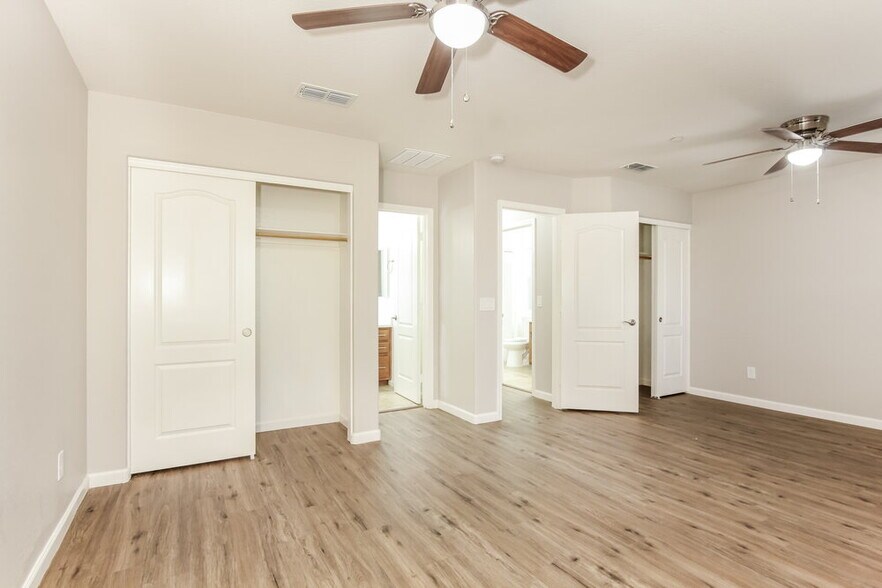 Building Photo - 29082 N 124th Ln