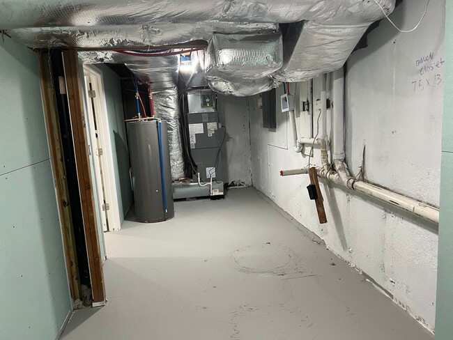 Building Photo - 31 Beach Ln