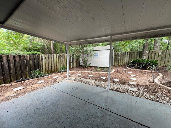 Building Photo - 3007 Richview Park Cir W