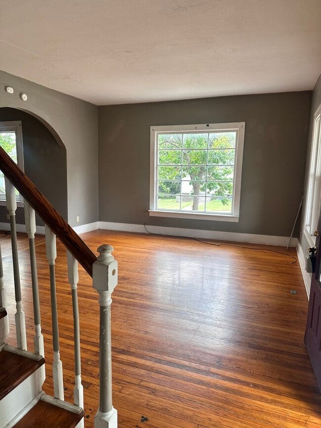 Building Photo - 311 W Elm St