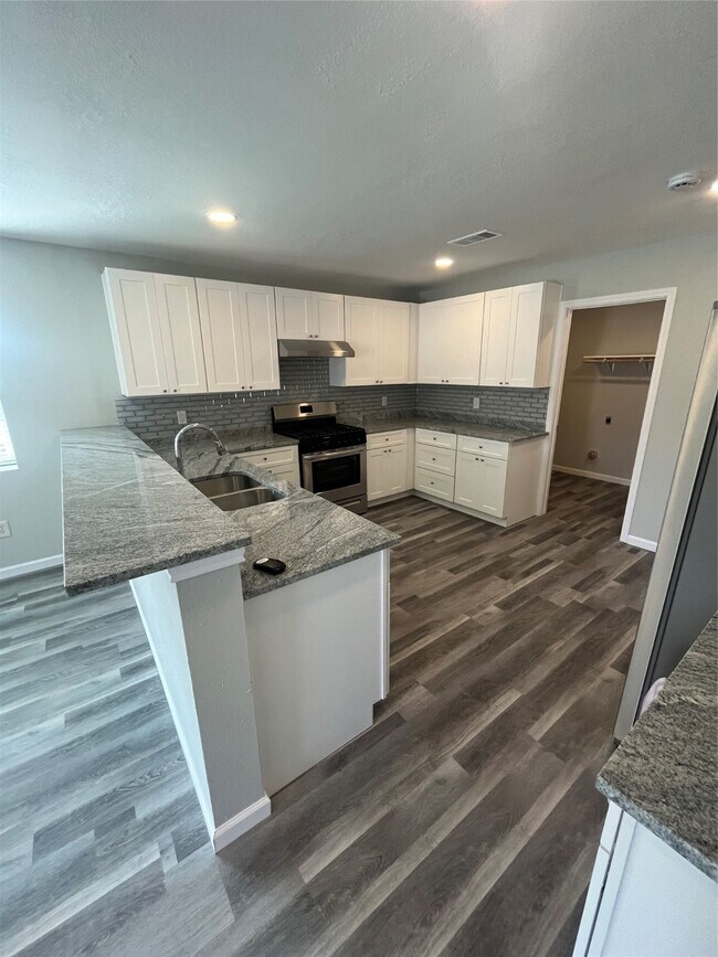 Building Photo - 316 E A St