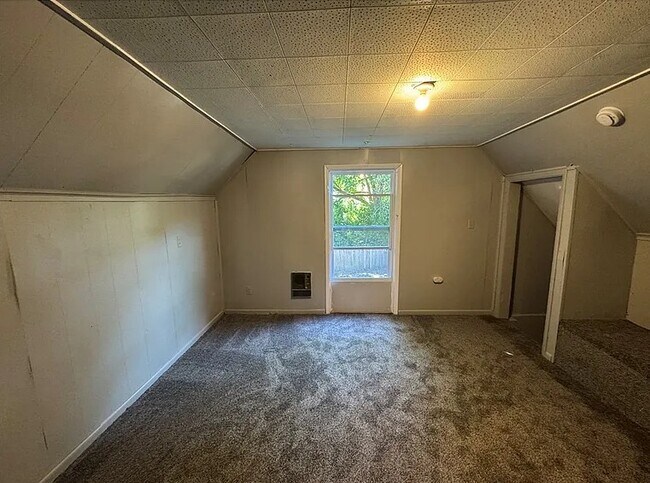 Building Photo - 75 Van Stallen St