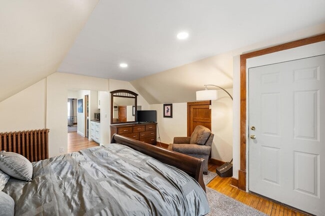 Building Photo - 2707 Garfield Ave