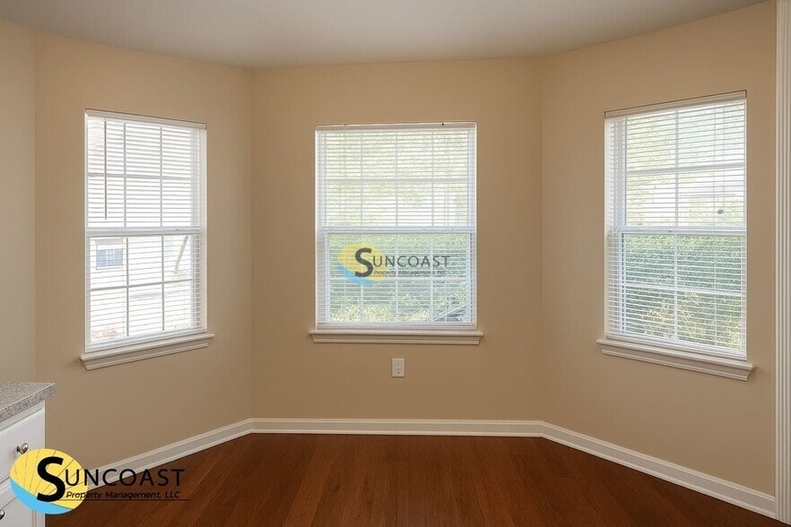 Building Photo - 5550 Oak Crossing Dr