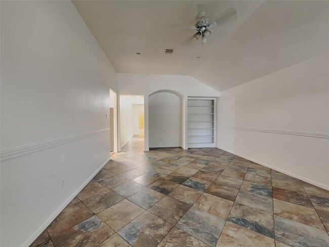 Building Photo - 2407 Aspen Dale Dr