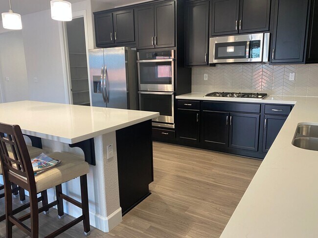 Building Photo - Stop the car