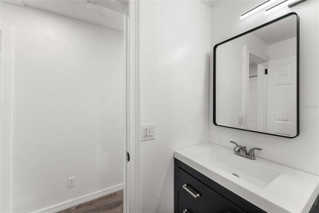 Building Photo - 2203 Nottingham Rd