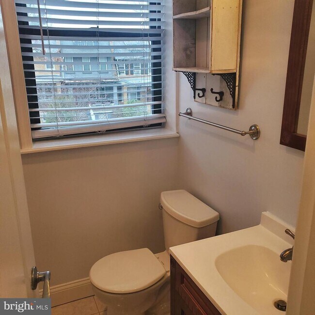 Building Photo - 5611 5th St NW