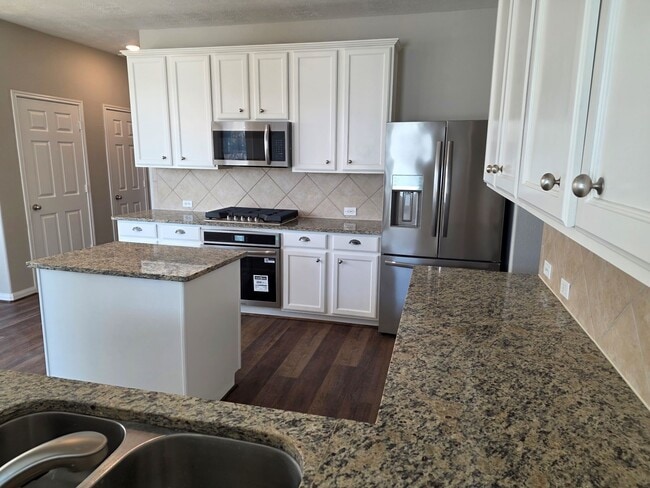 Building Photo - 20782 Oakhurst Trails Dr