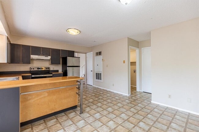 Building Photo - 9524 Quail Village Ln