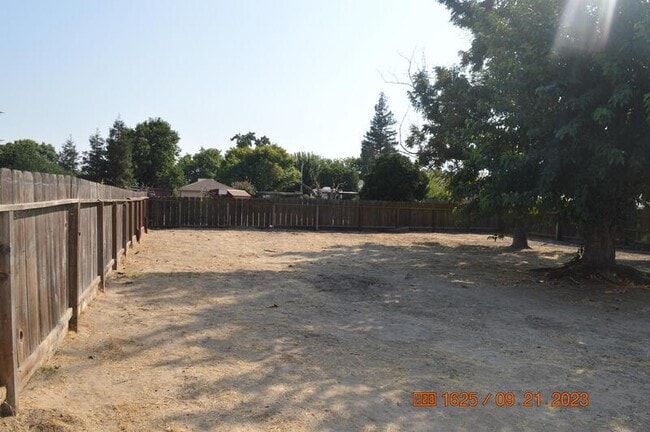 Building Photo - 768 Julian St