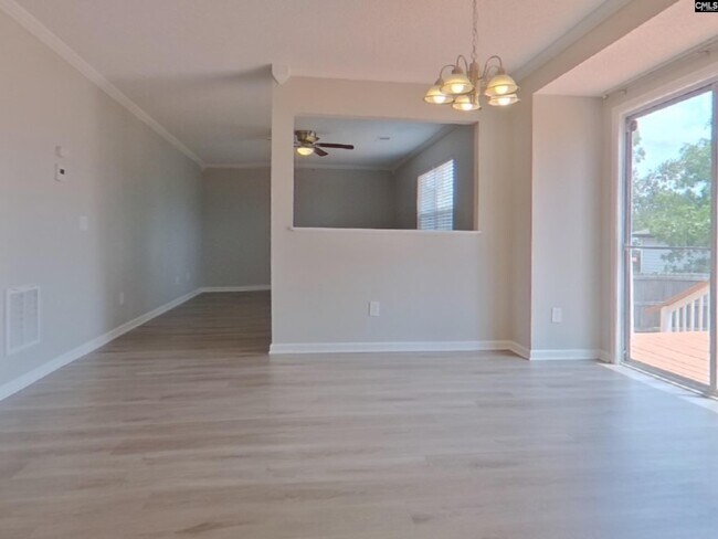 Building Photo - 661 Thornhill Dr