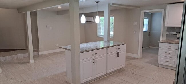 Building Photo - 2200 Downing Ln