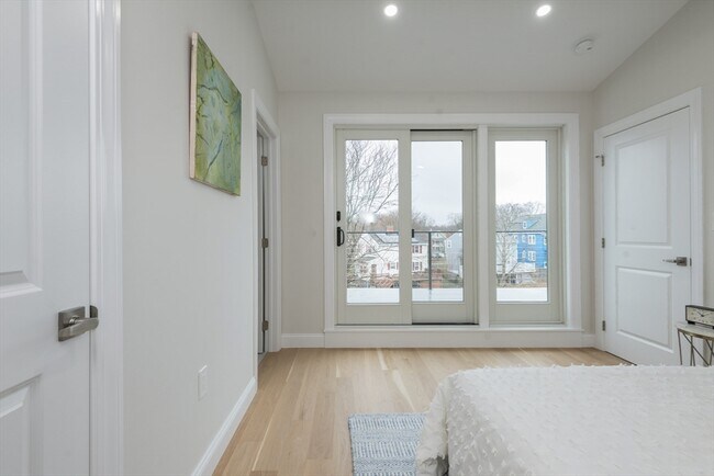 Building Photo - 6 Gordon Rd