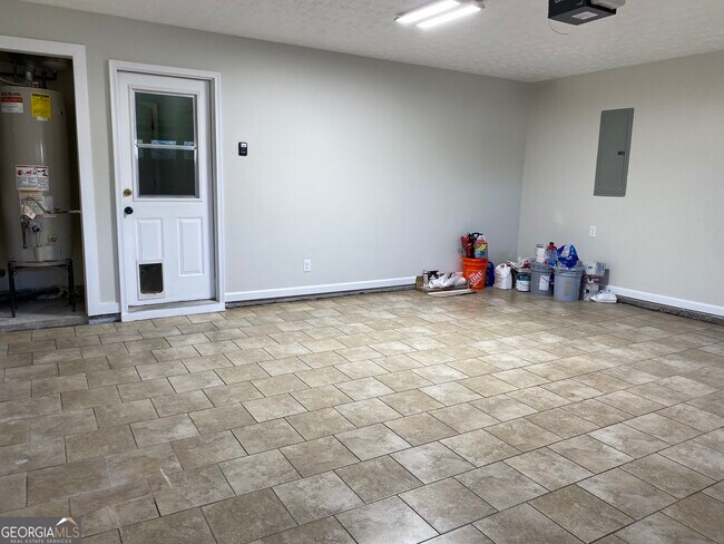 Building Photo - 900 Harbins View Dr