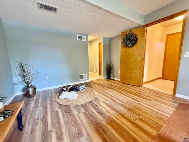 Building Photo - 33124 W 87th Terrace