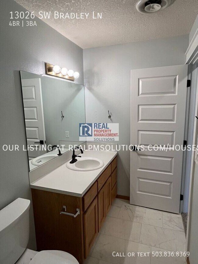 Building Photo - 13026 SW Bradley Ln